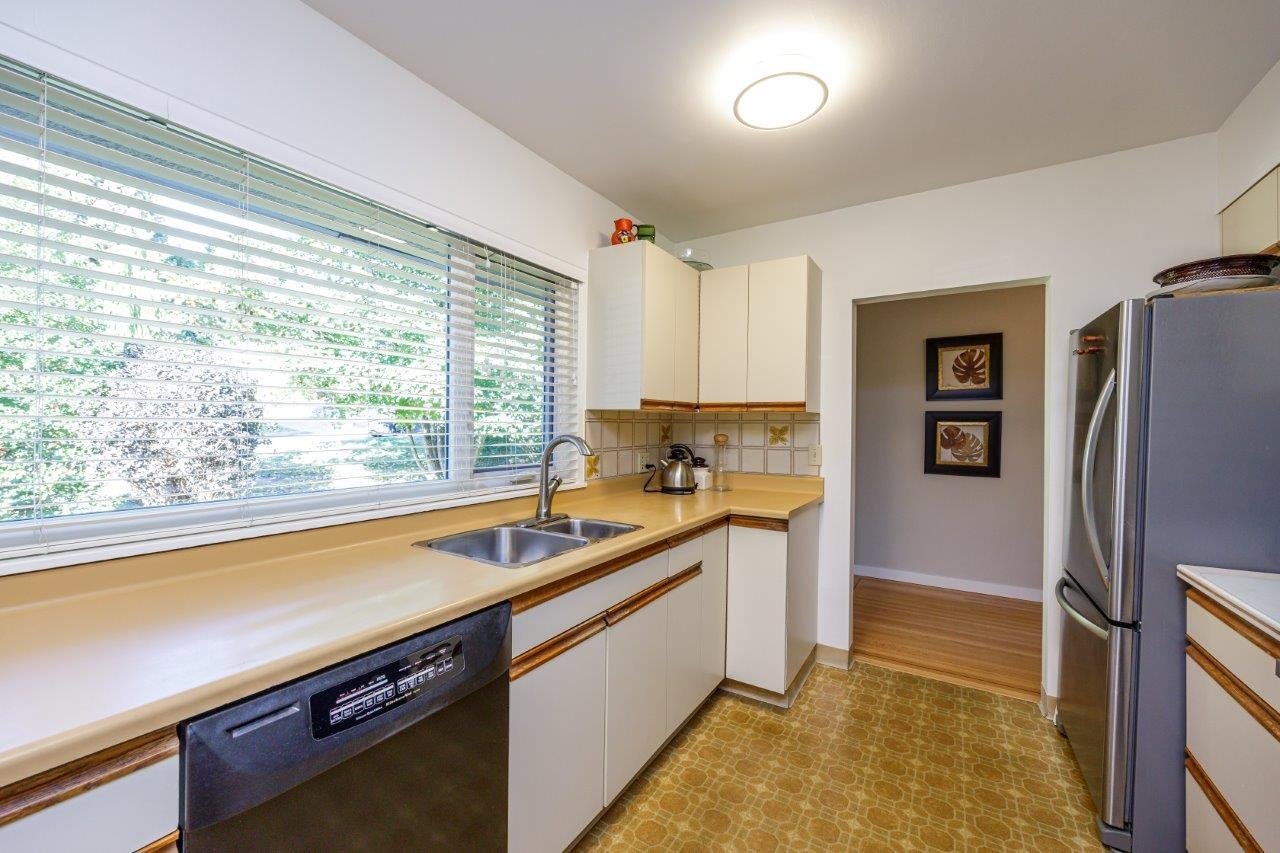 2118 Greylynn Cres