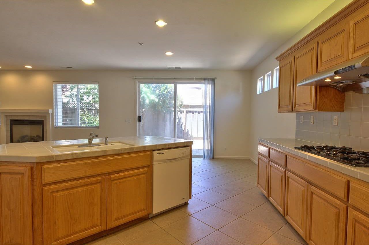 13 Wimbledon Cir
