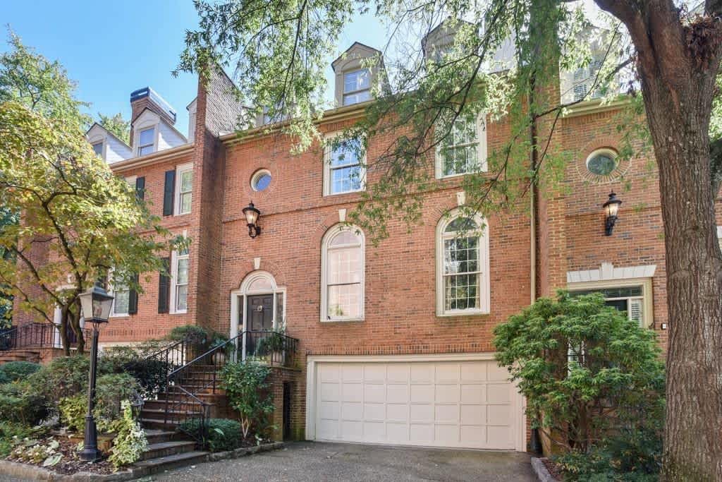 2600 Peachtree Rd #2