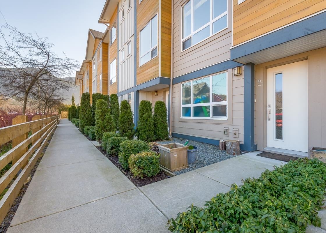 2-1188 Wilson Cres
