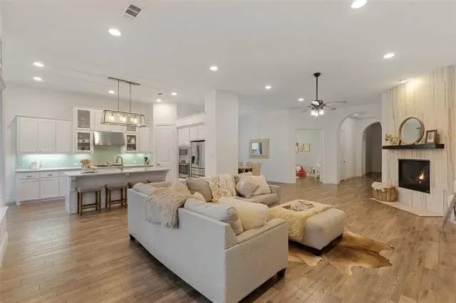 4061 Marigold Ln