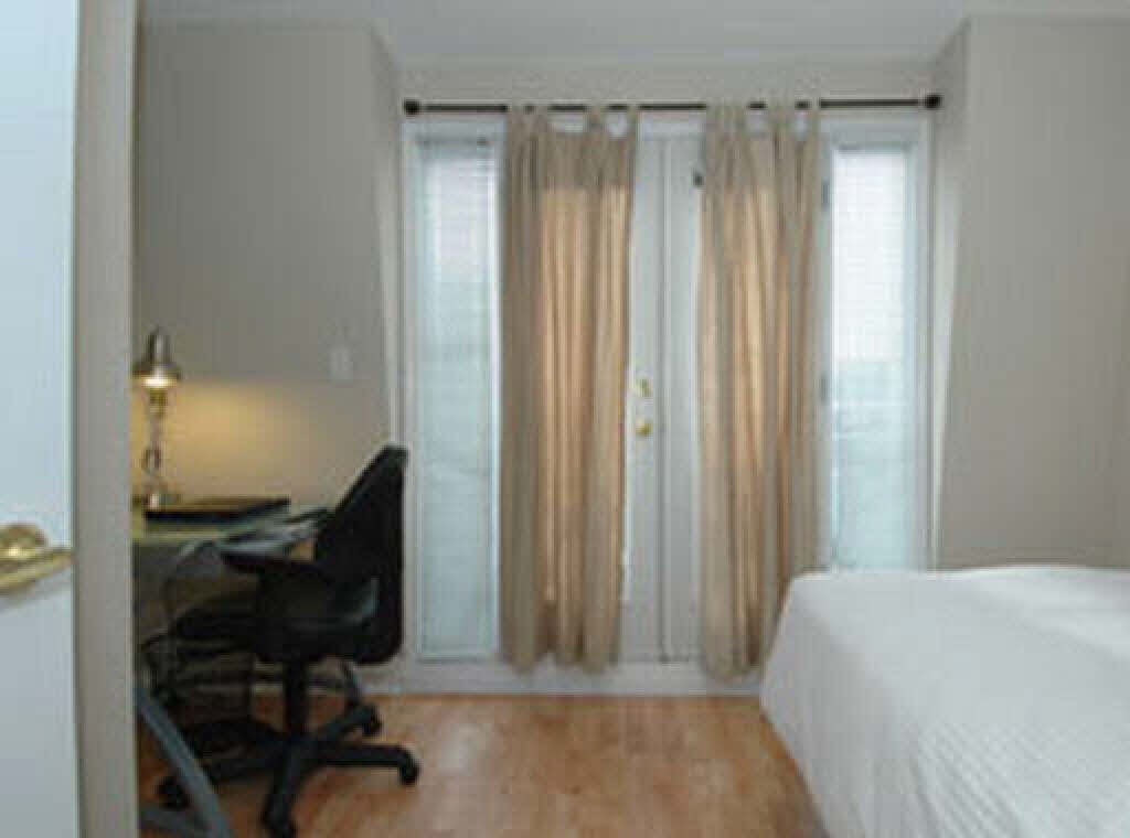 307-2545 W Broadway