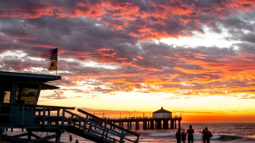 Experience the Best of Manhattan Beach: Luxury Homes and More