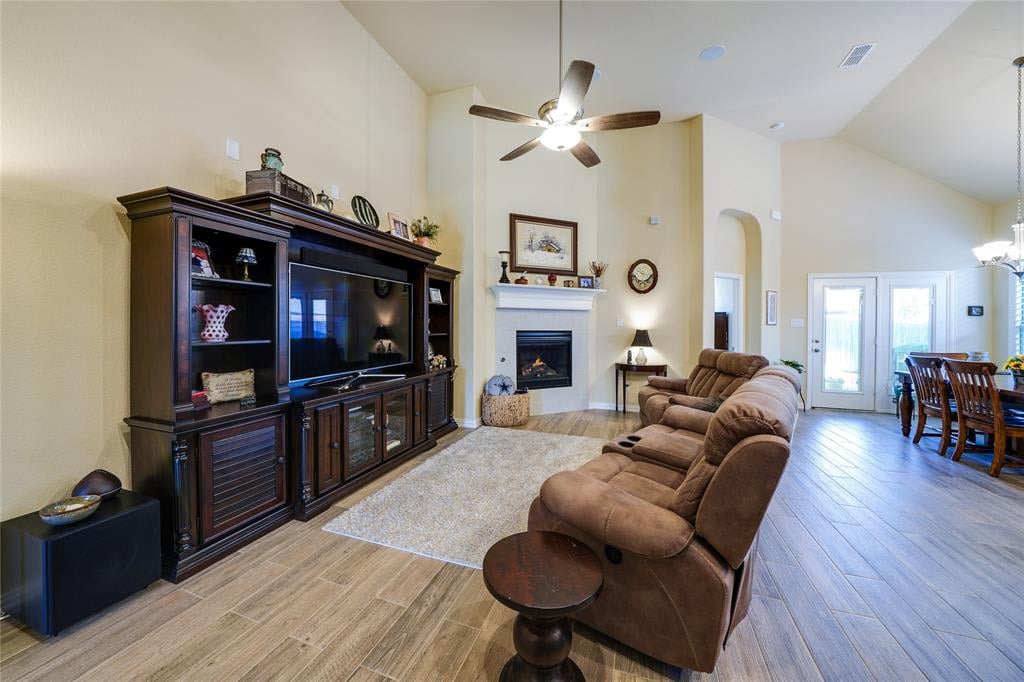 9508 Meadowpark Dr
