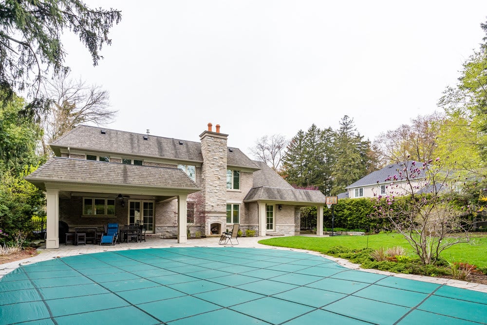 1527 Douglas Dr