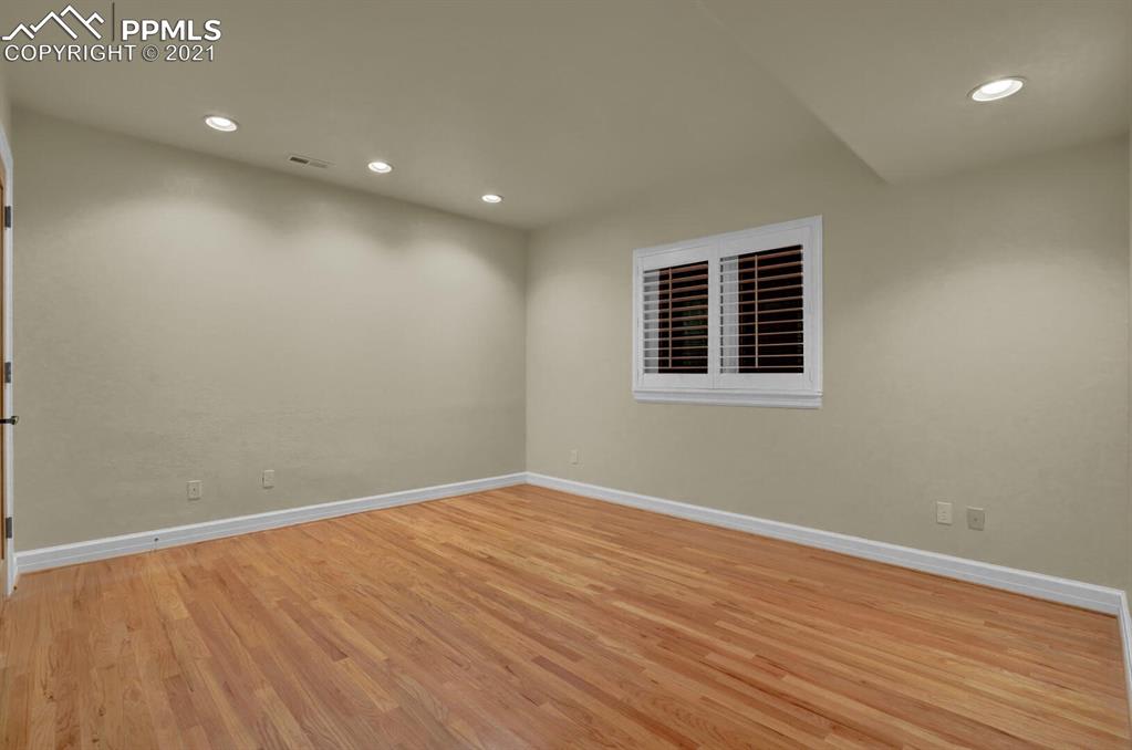 1275 Log Hollow Point