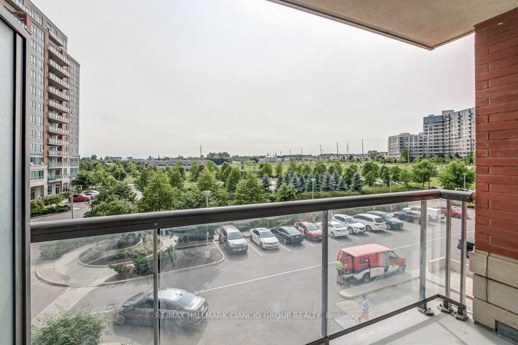 60 South Town Centre Blvd #323