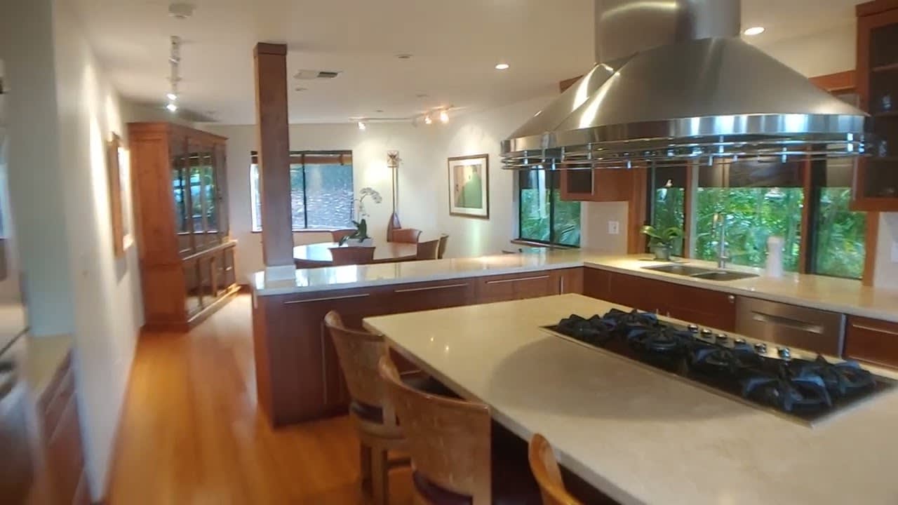 563 Mikioi Pl Maui Meadows 4 bed + 4.5 bath, 3,310SF ocean view with a pool