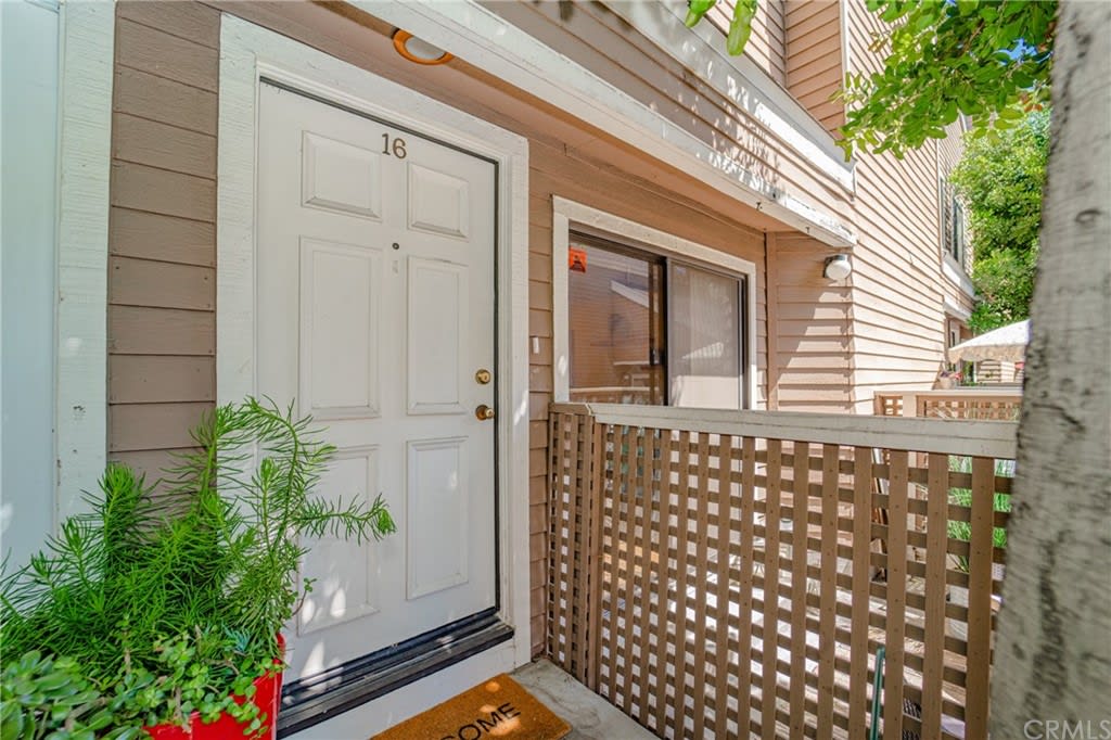 15135 Nordhoff St, #16