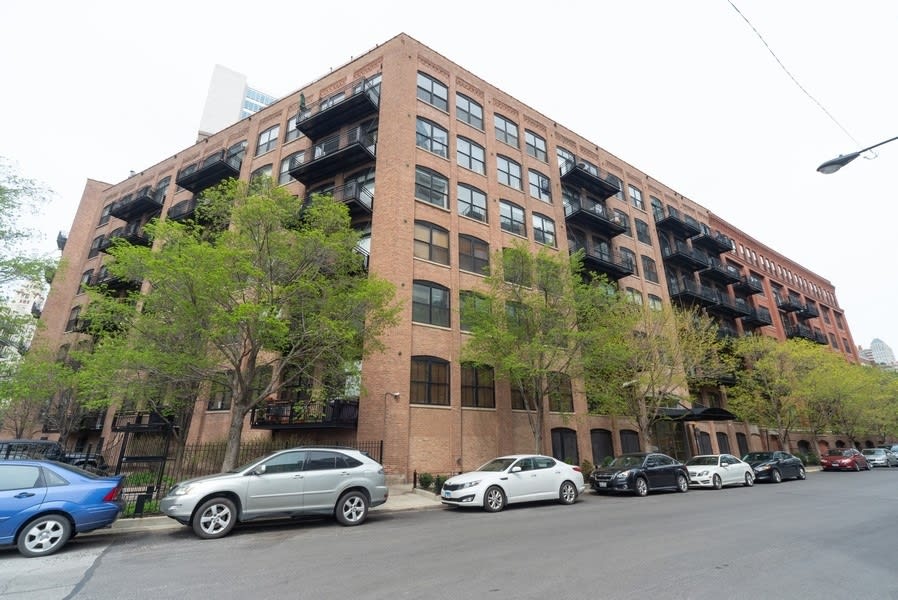 520 W Huron St #119