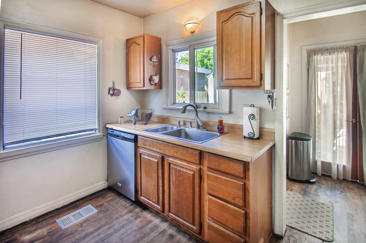 4711 Cartwright Ave Toluca Lake, CA