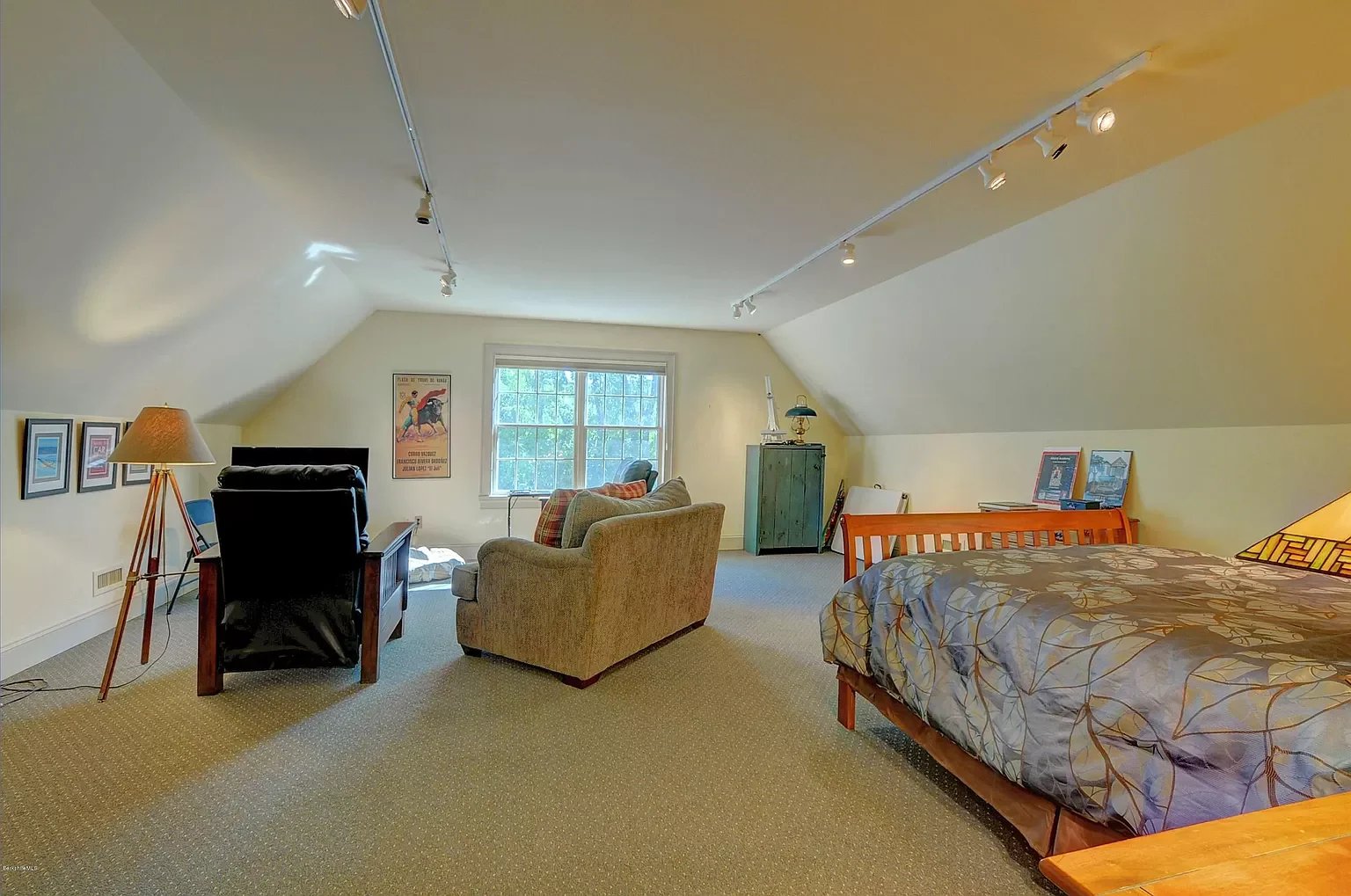 121 Hickey Hill Rd