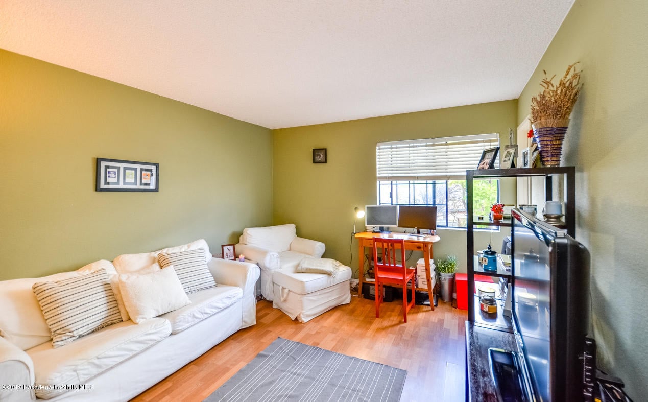 4900 N Grand Ave, #218