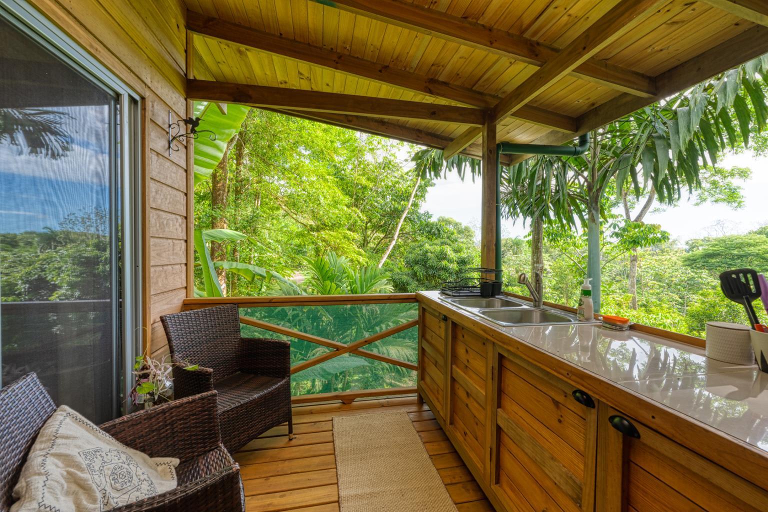 Exceptional Retreat Center on 62 Acre in Tinamastes