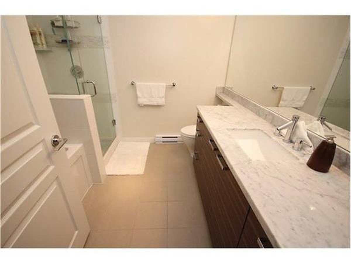 135-9399 Odlin Rd