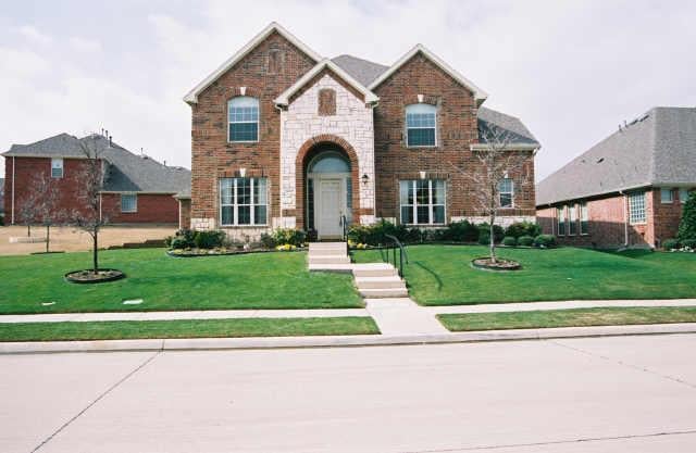 9201 Fox Hollow Trl
