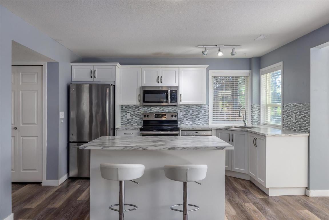 1139 Caledonia Wy