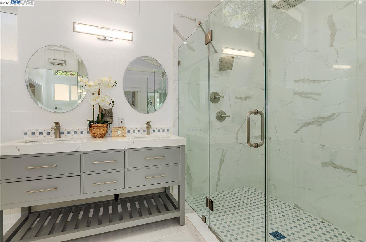6 Saint James Ct, Orinda 