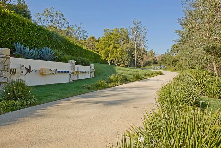 200 Baroda Drive, Holmby Hills