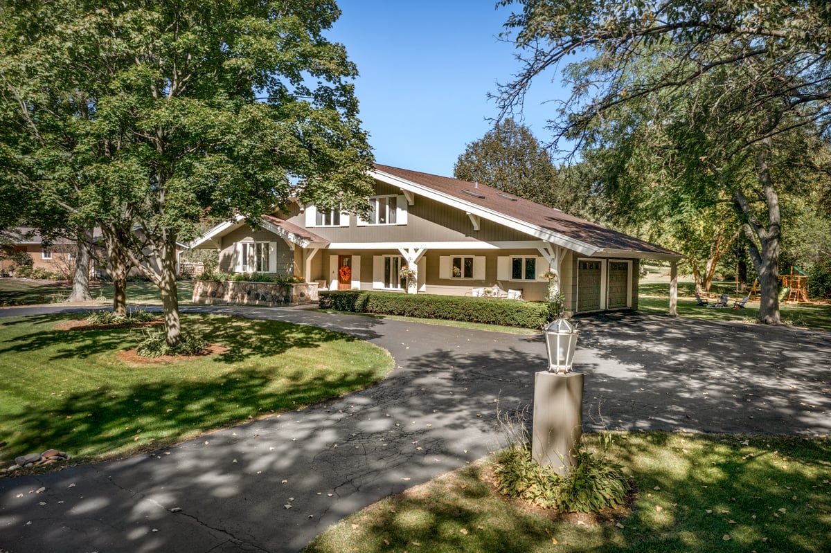 726 Hillcrest Dr
