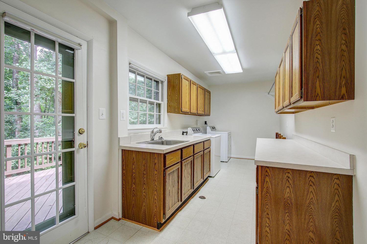1552 Forest Villa Ln