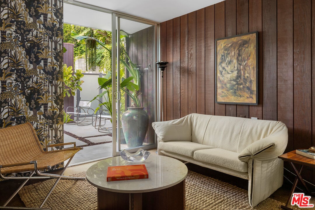 Beachwood Canyon Mid Century by Robert Lee, AIA.