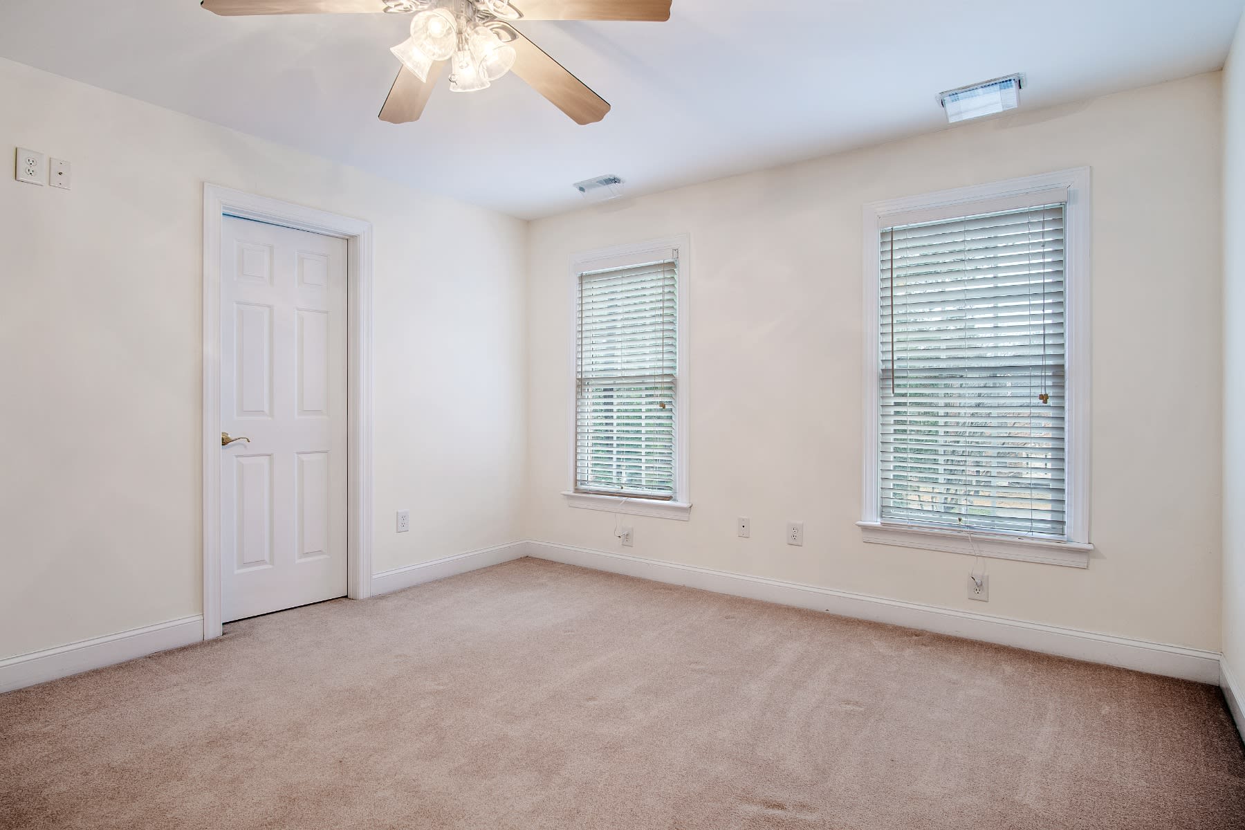11591 Royal Lane