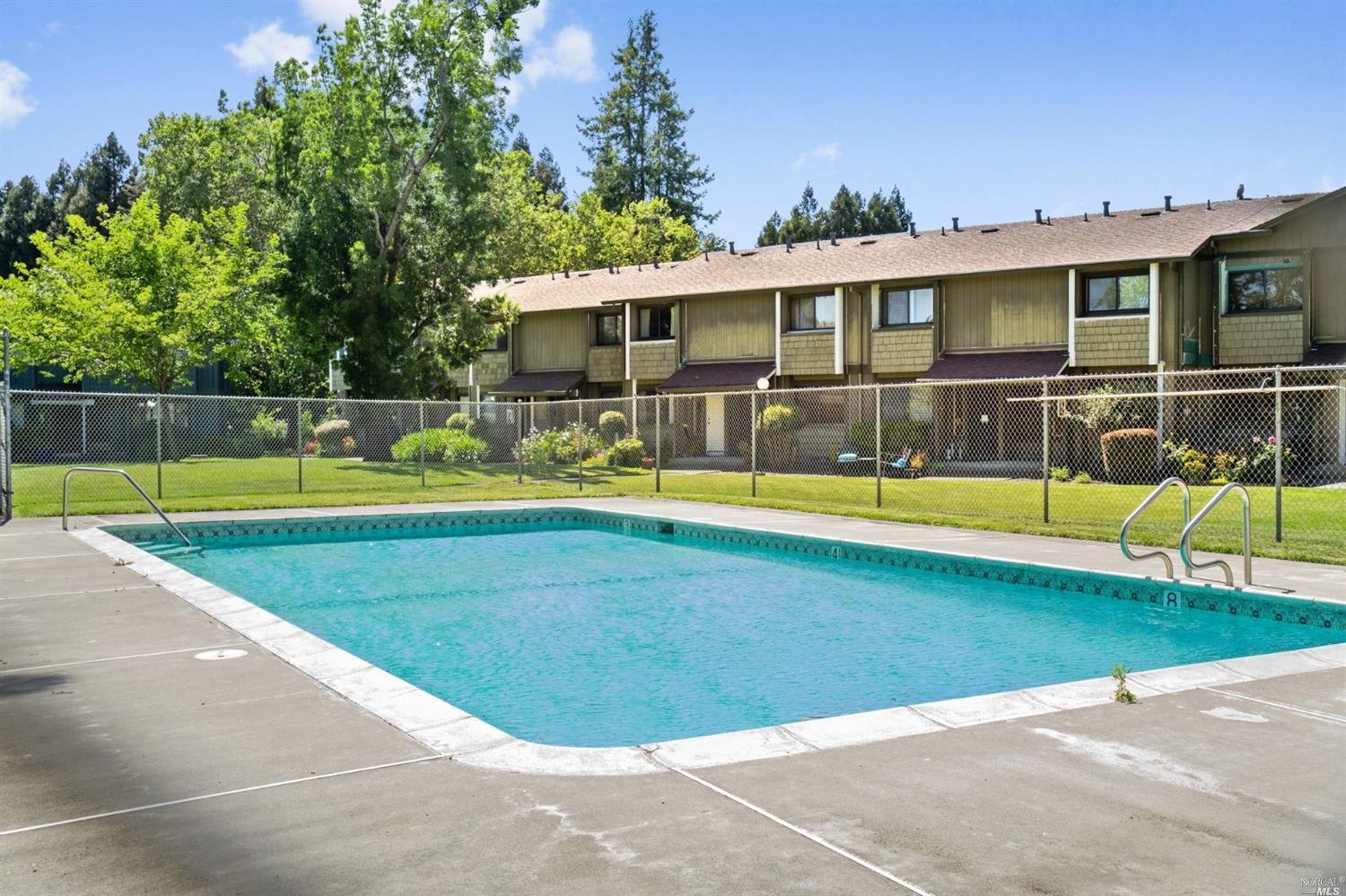 237 College View Dr