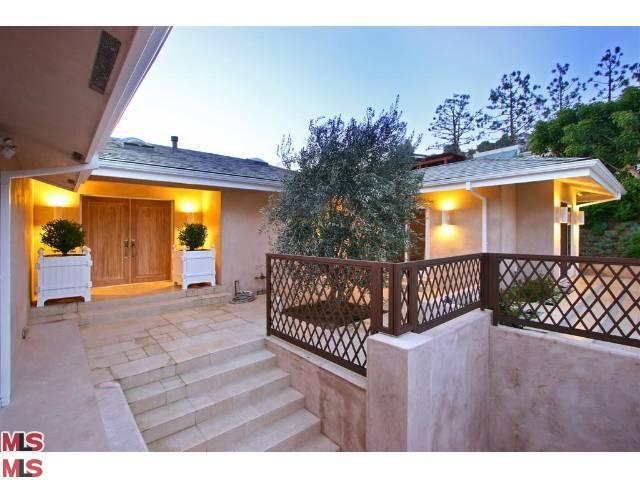 9265 Robin Dr, Los Angeles, CA 90069