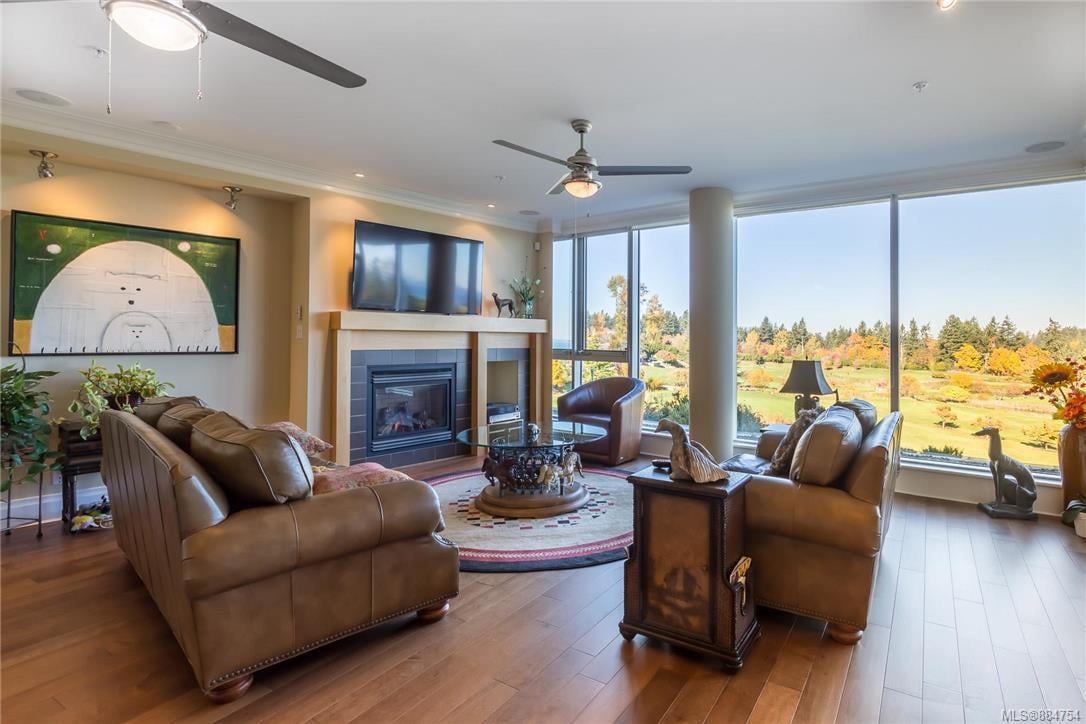 303-5332 Sayward Hill Cres
