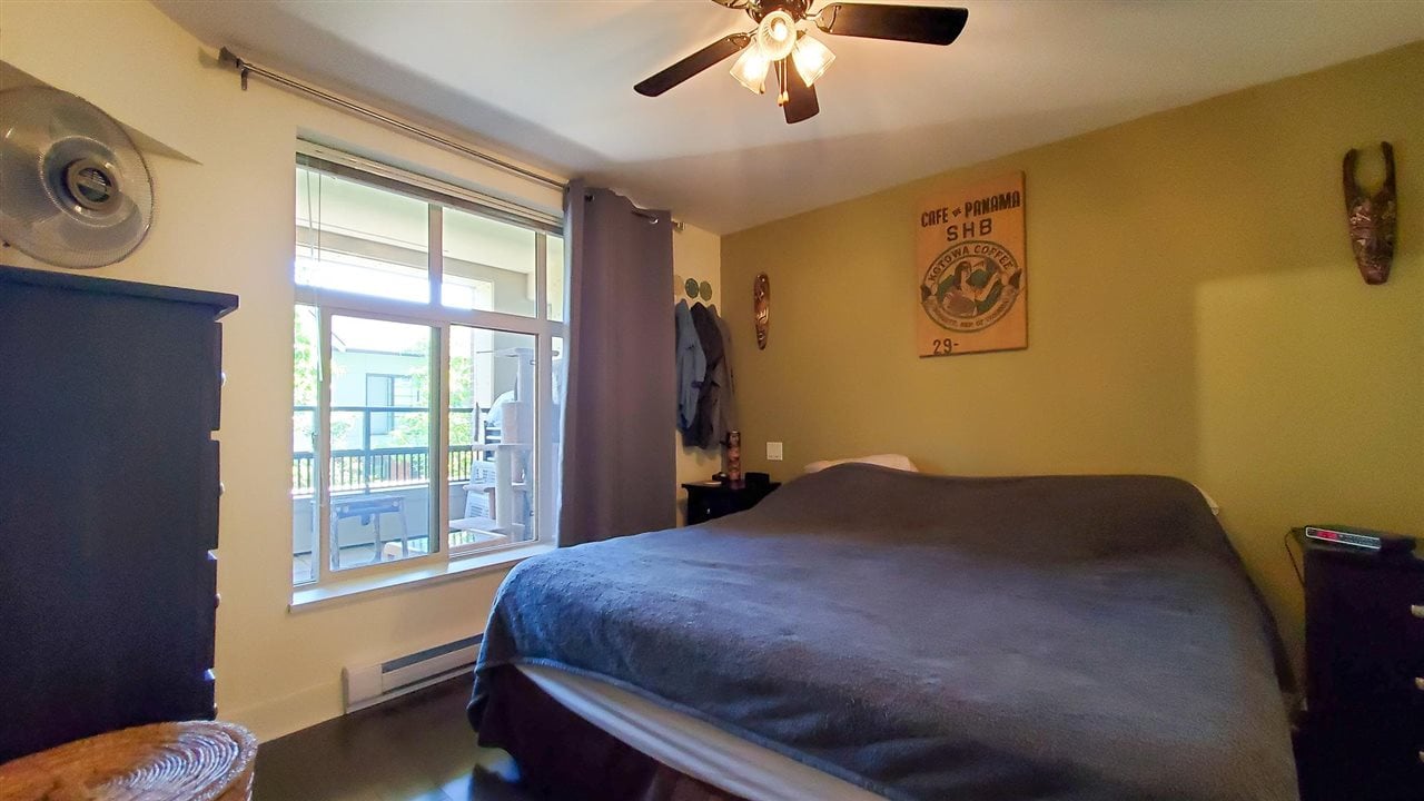 219-1211 Village Green Wy
