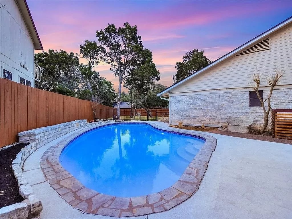 11104 Township Cv