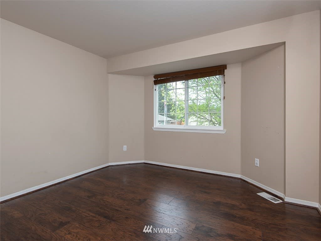 114 Tompkins Pl