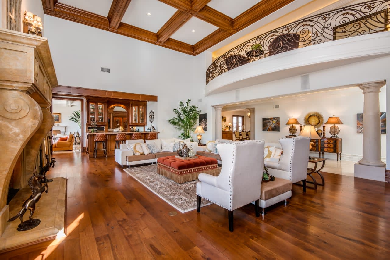 1233 Woodland Grove Ct, Calabasas Real Estate