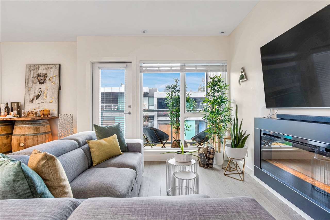 43-3596 Salal Dr
