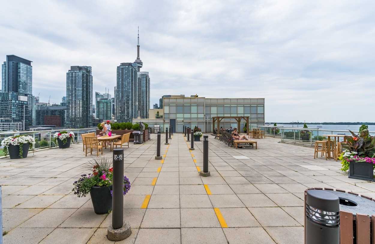 550 Queens Quay W 607