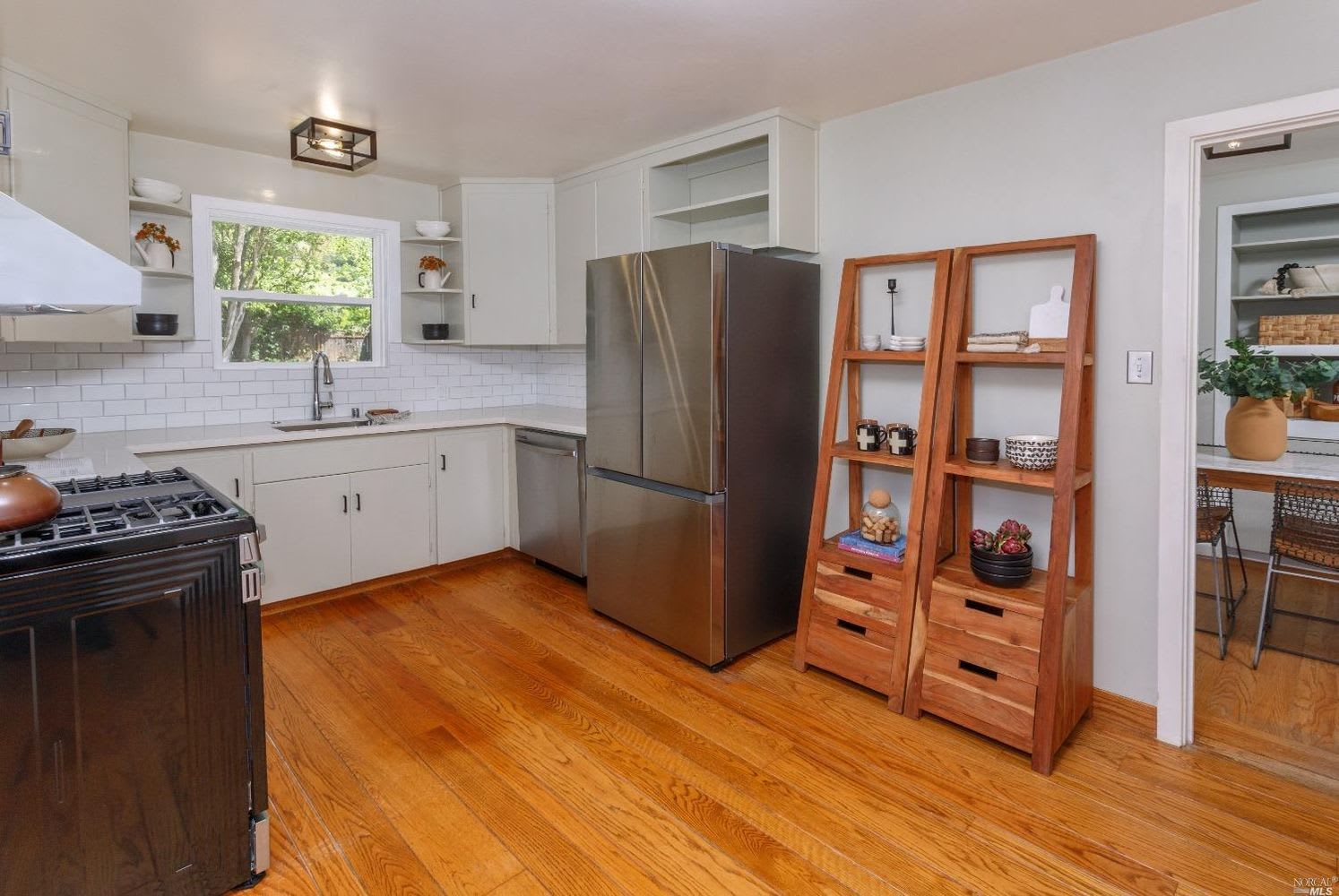 648 Peach Street, Novato