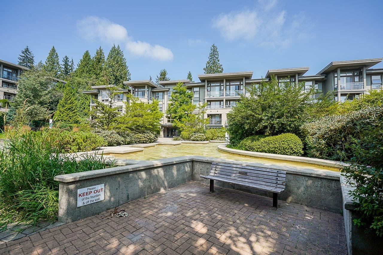 316-9319 University Cres