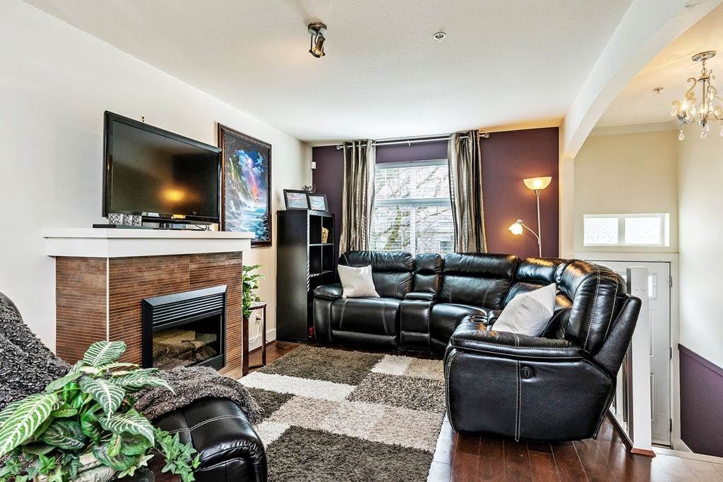 27-15833 26 Ave