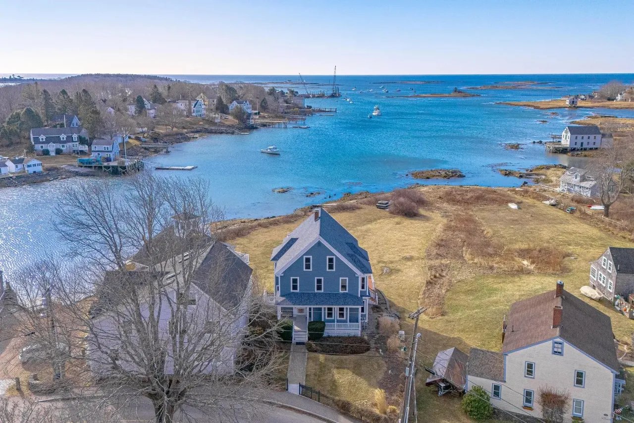 New Listing! 7 Pier Road, 7, Kennebunkport, ME 04046 – $2,250,000