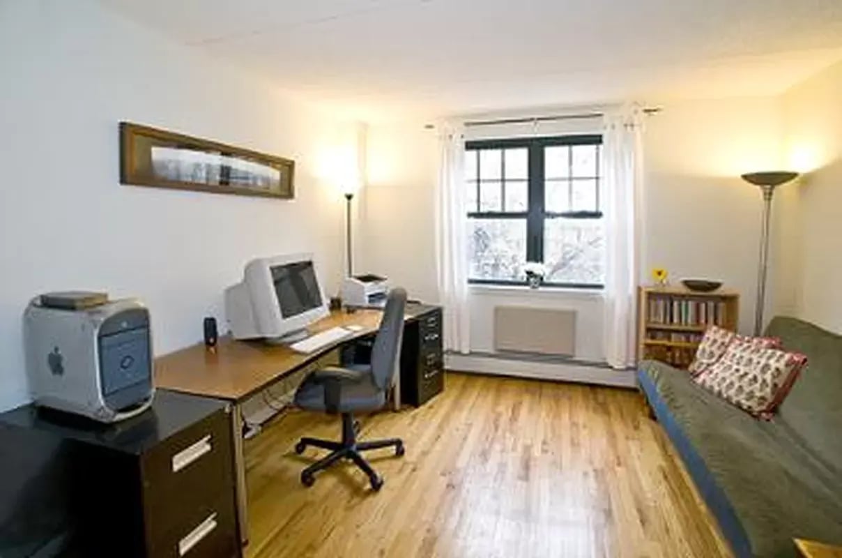 615 East 11th Street Unit: B4