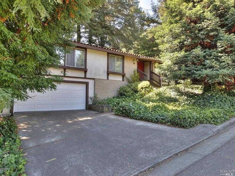 2181 Trafalgar Pl