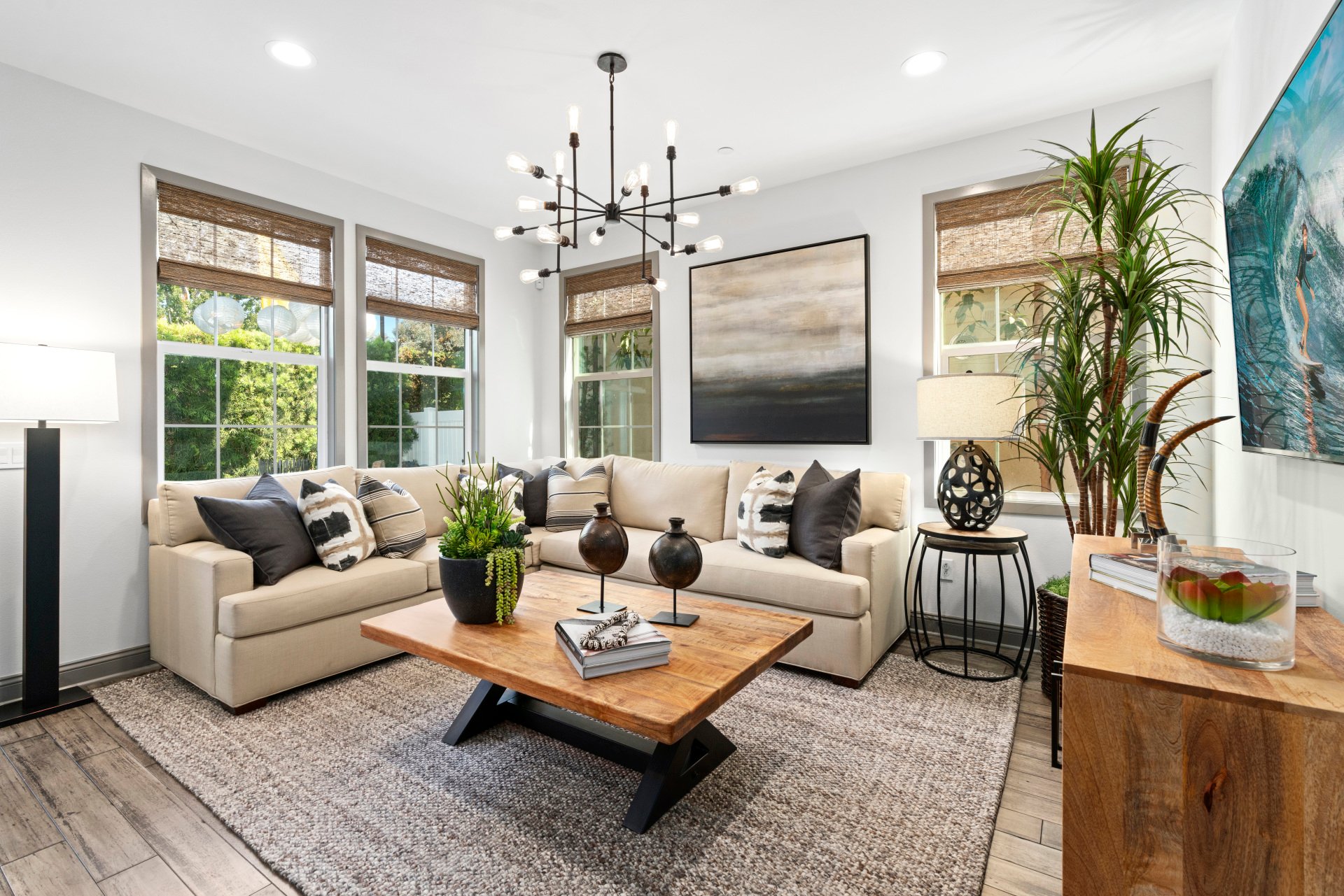 945 Aurora Ln