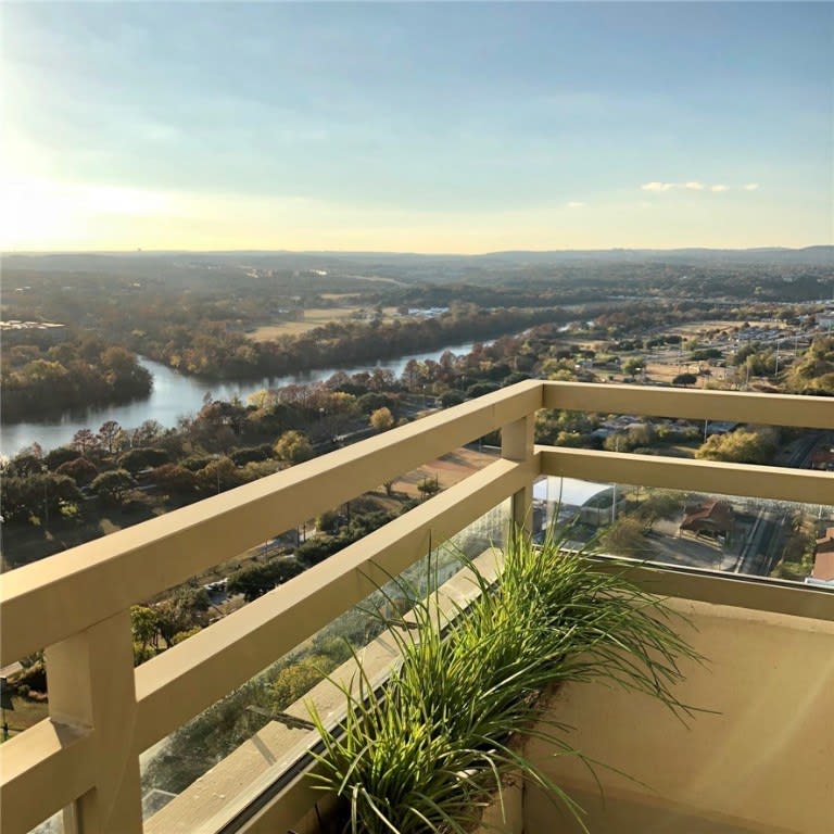 300 Bowie St #2903