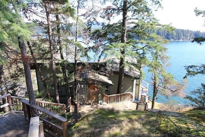 280 Arbutus Reach Rd