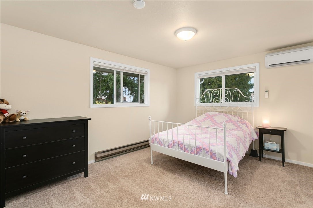 214 77th Pl