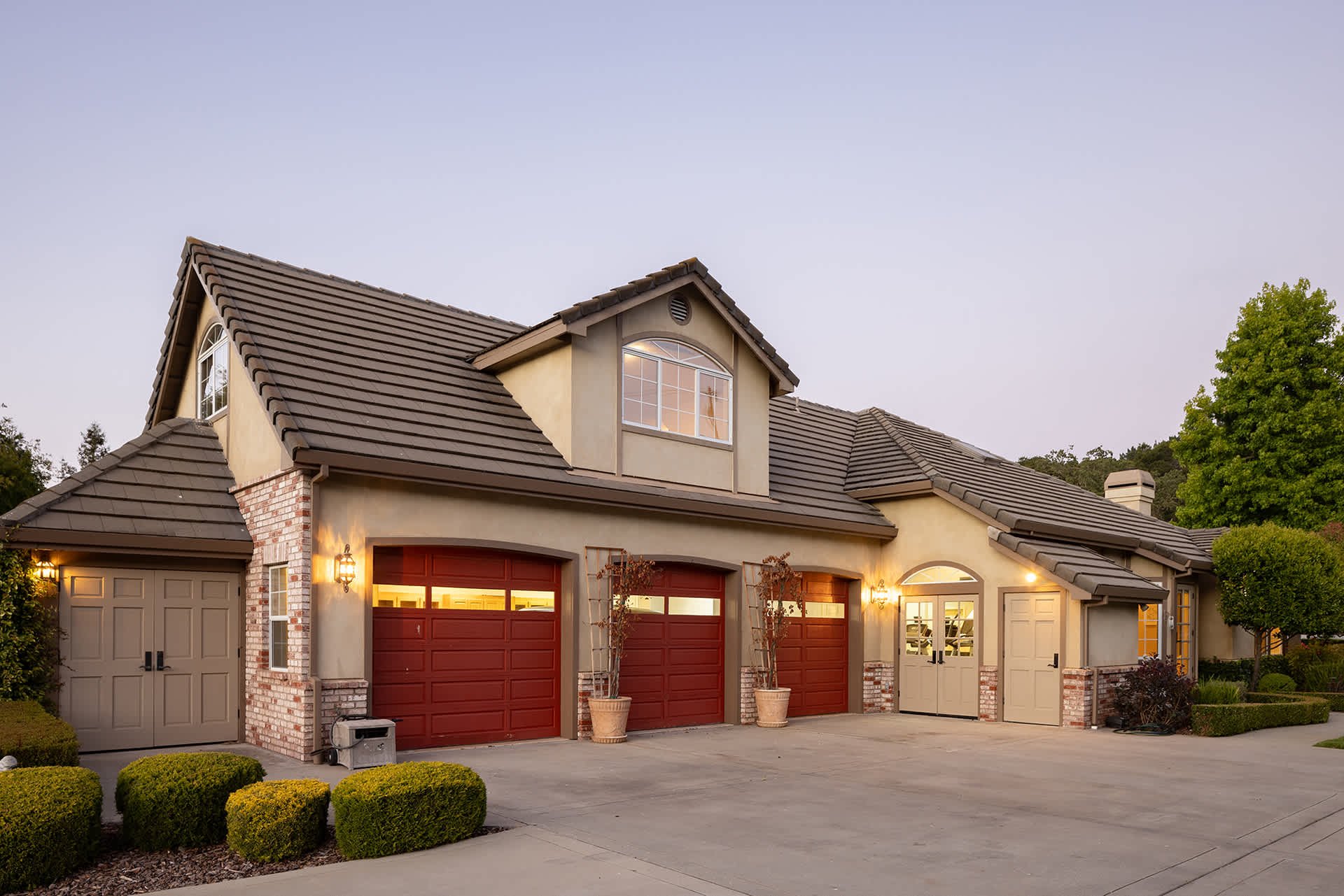 Stunning Equestrian Estate - 6 Sleepy Hollow Dr