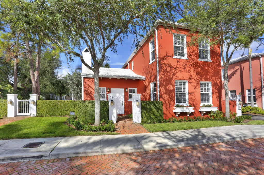 Just Listed with Dennis Carvajal: 550 Loretto Ave in Coral Gables