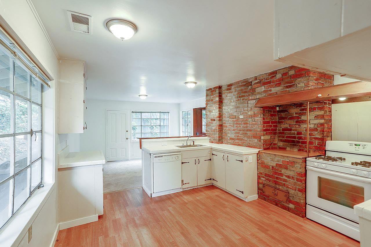 6 Cielo Vista Pl