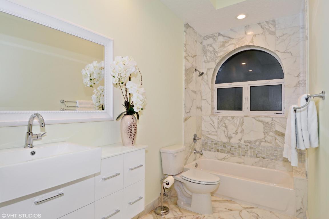 1567 Breakers W Blvd